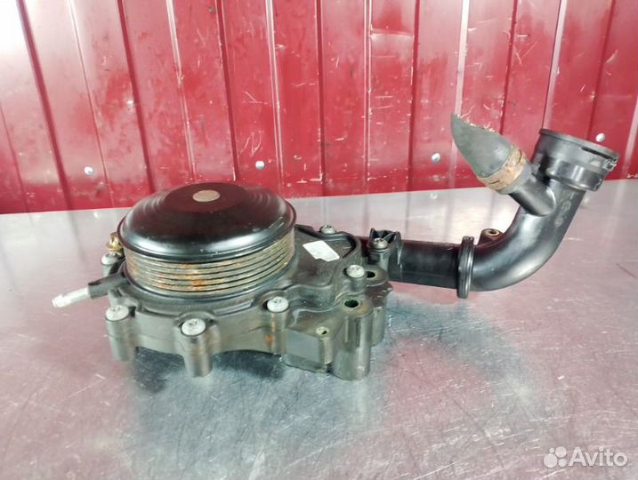 Помпа Mercedes C-Class W204 OM651 2.2 CDI 2012