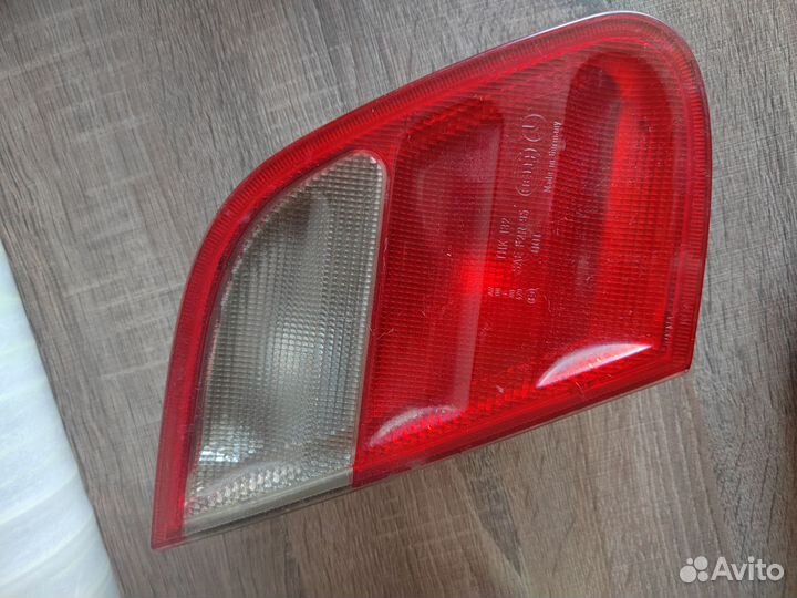 Фонарь крышки багажника левый Mercedes CLK W208