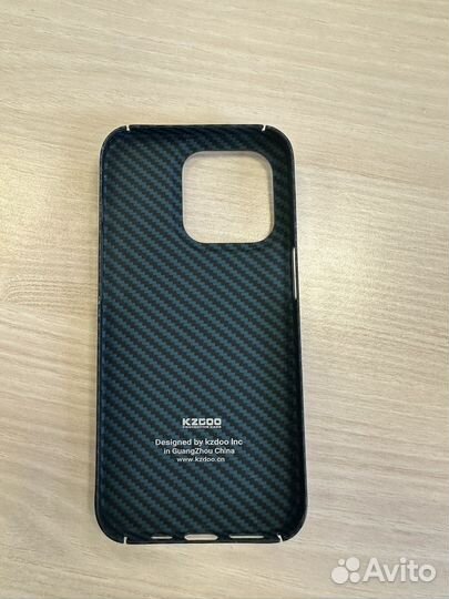 Карбоновый чехол на iPhone 14 pro