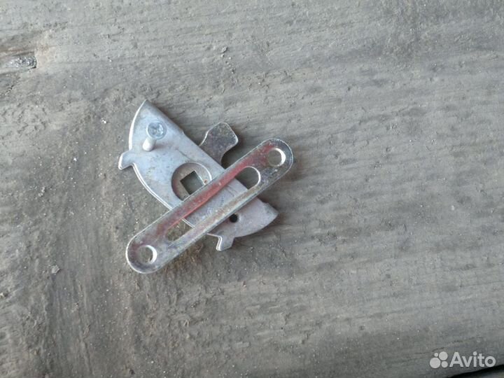 Завертка оконная