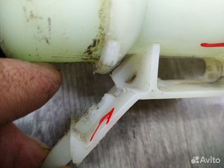 Горловина бачка омывателя пежо 206