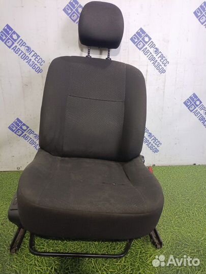 Сиденье переднее правое Nissan Almera G15 седан