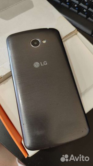 Телефон LG K5
