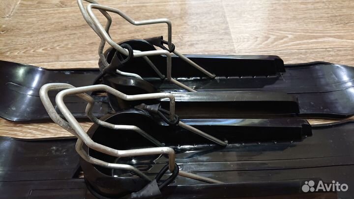 Лыжи для детской коляски в отличном состоянии