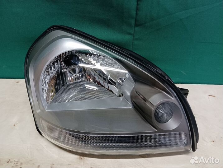 Фара правая Hyundai Tucson 1 JM 2004-2009