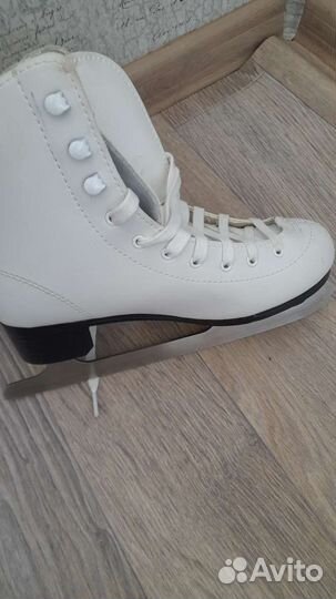 Коньки фигурные женские 38 размер