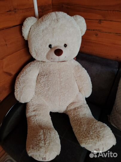 Большой плюшевый мишка