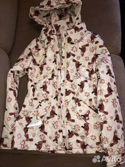 Новая тонкая стёганная куртка на 146 размер