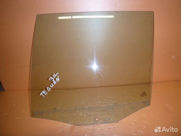 Стекло двери задней левой Volkswagen tiguan 2011-2