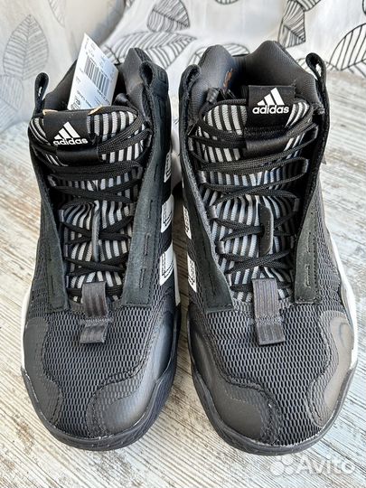 Женские баскетбольные кроссовки adidas 39р новые