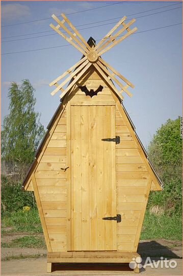 Дачный туалет с декором SNH