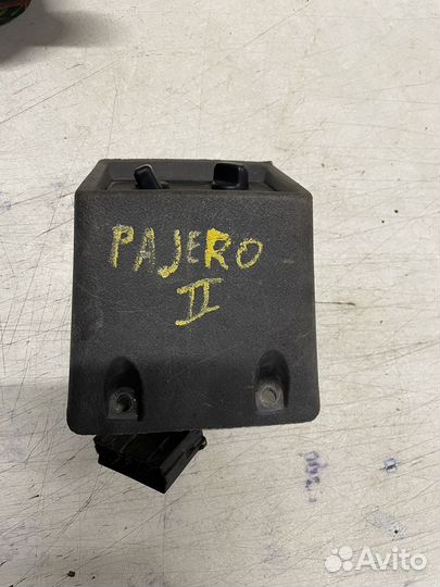 Блок управления отопителем Mitsubishi Pajero 2
