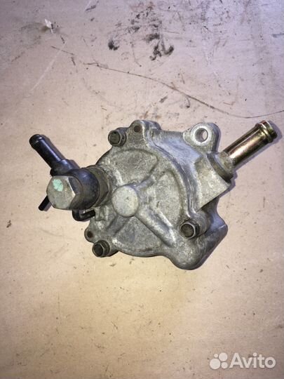 Вакуумный насос Toyota Avensis 29300-27010