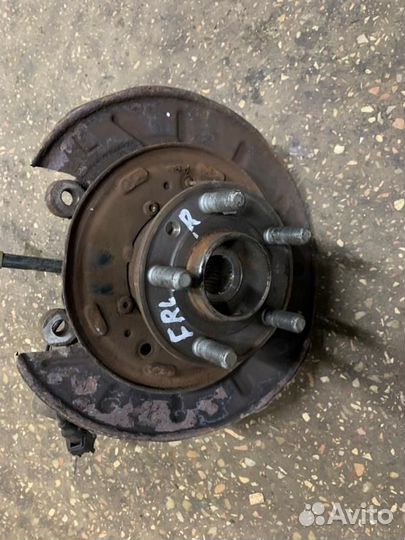 Кулак задний левый LR Freelander 2 Land Rover Fre