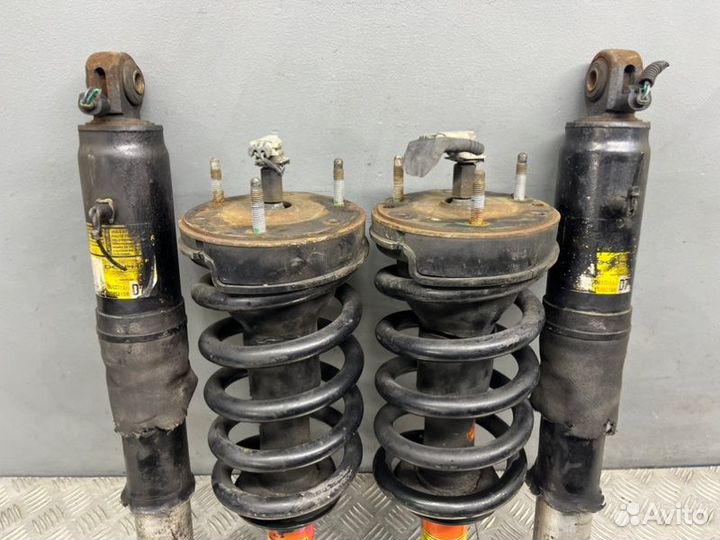 Стойки комплект Cadillac Escalade GMT900 L92 6.2