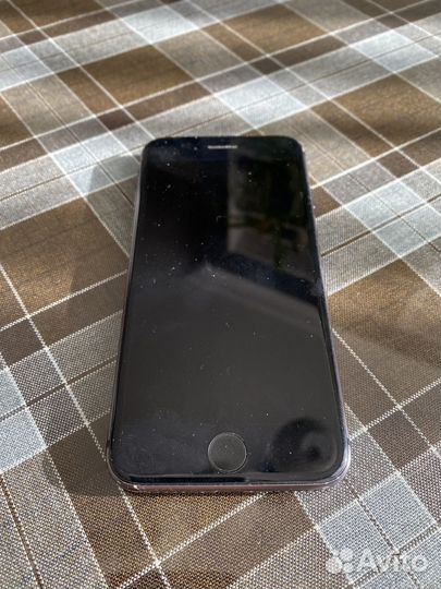 iPhone 8, 64 ГБ