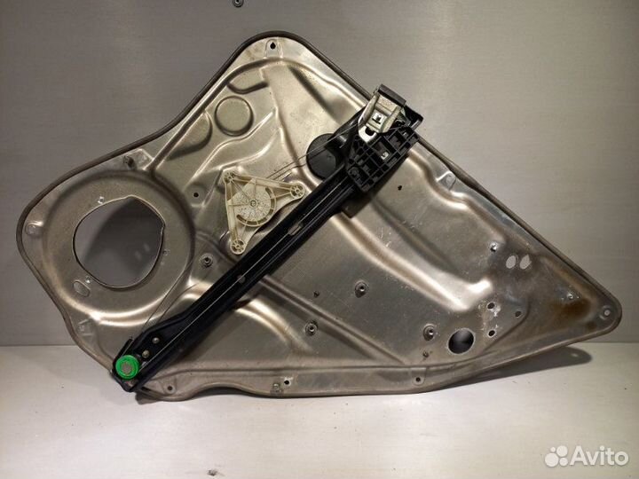 Стеклоподъемник задний левый Mercedes Benz C-Class