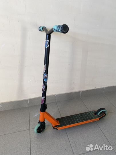 Трюковой самокат tech team duker 202