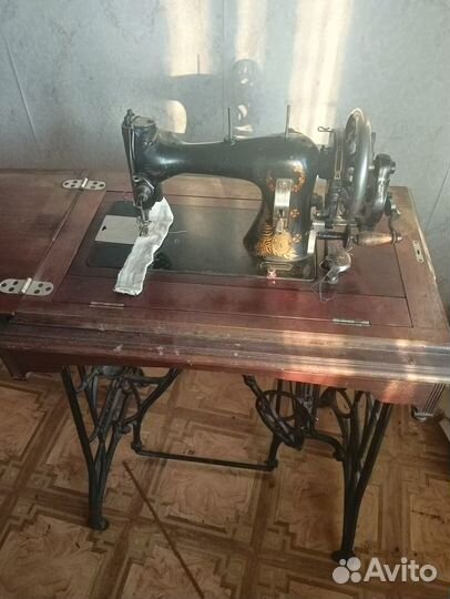 Немецкая старинная швейная машинка