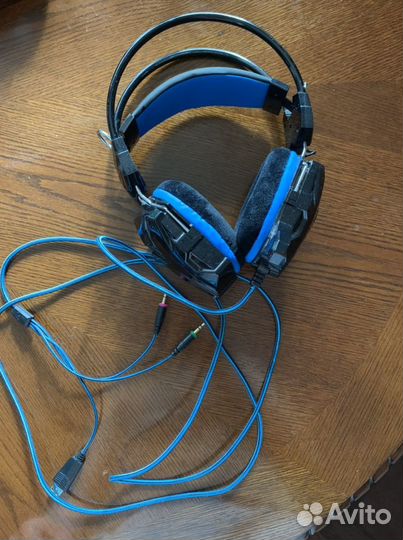 Наушники с микрофоном