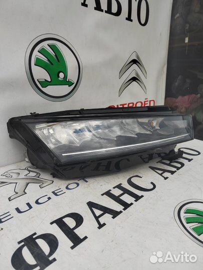 Фара правая Skoda Octavia A8 2020-2023