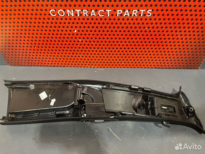 Обшивка стойки центральной левой Mercedes-Benz