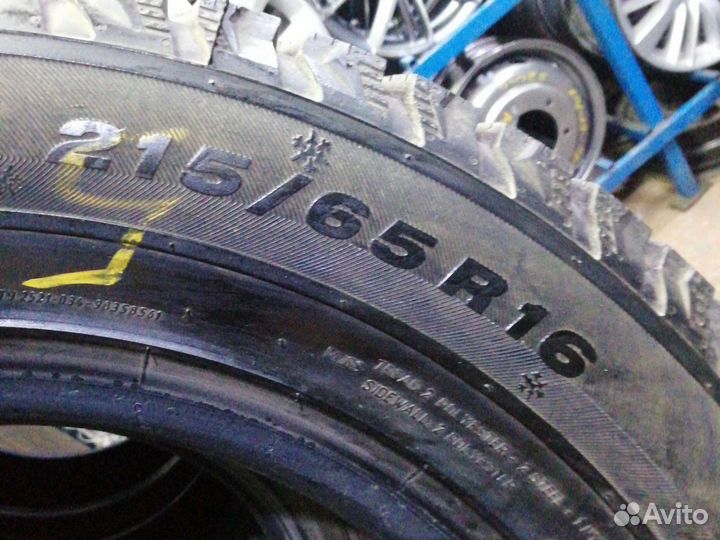 Viatti Bosco Nordico V-523 215/65 R16 98T