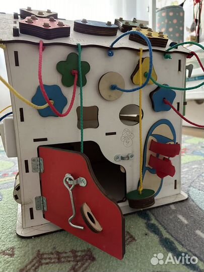 Развивающий домик бизиборд сл светом