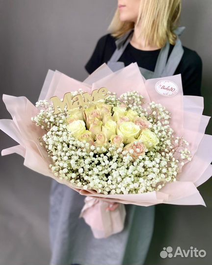 Букет с розами и гипсофилой, импортные, доставка