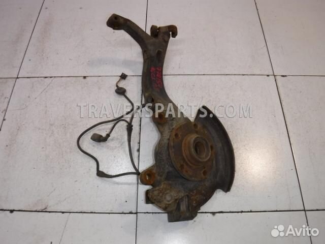 Кулак передний правый Ауди