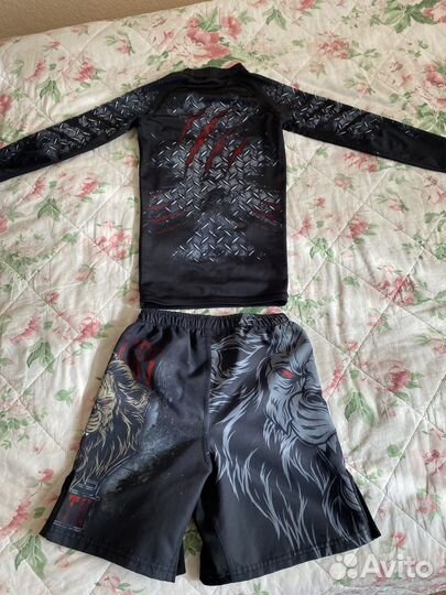 Рашгард детский размер 8 и шорты размер 10