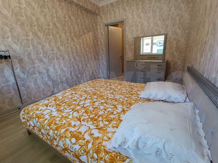 3-к. квартира, 90 м², 1/10 эт.