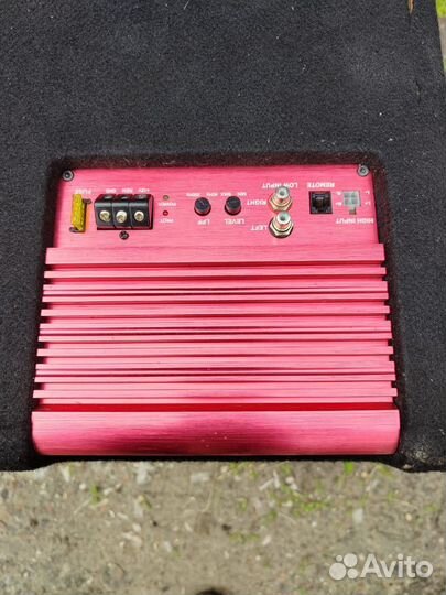 Автомобильный сабвуфер