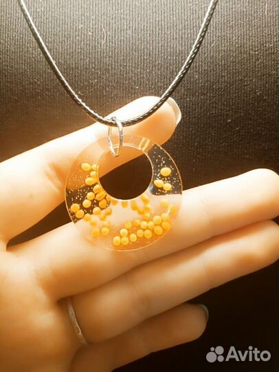 Брелки и подвески из эпоксидной смолы