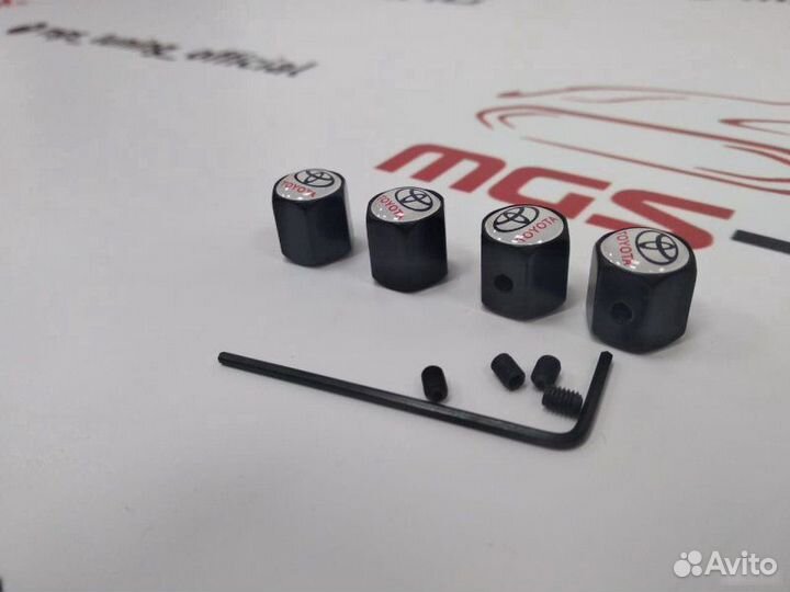 Колпачки на ниппели Toyota белые защита от кражи