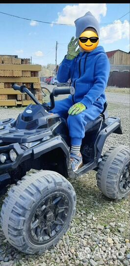 Детский квадроцикл на аккумуляторе