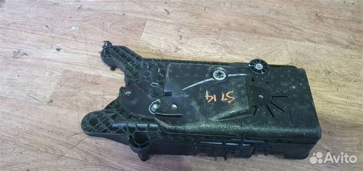 Крепление АКБ (корпус/подставка) Volkswagen Tigua