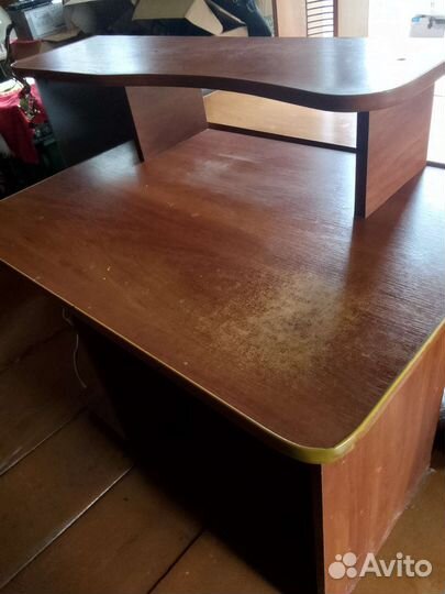 Компьютерный стол