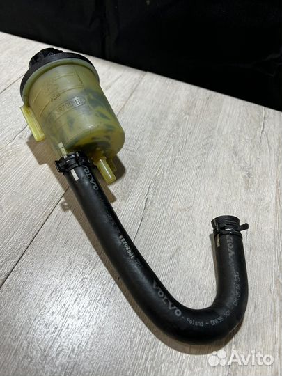 Бачок с шлангом гур Volvo XC 90