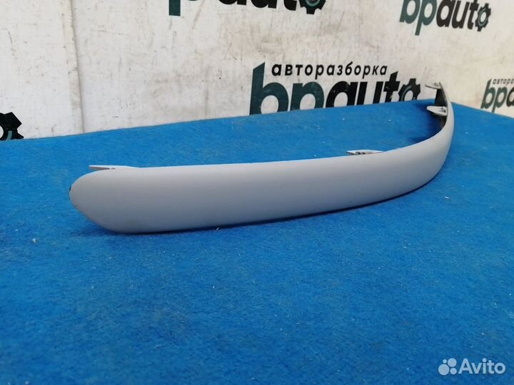 Молдинг переднего бампера правый 52712-05901