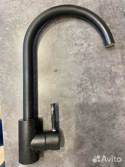 Смеситель для кухни черный Osgard