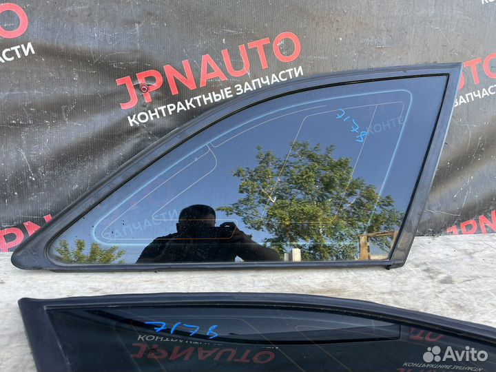 Форточка задняя Ауди А4 Б8