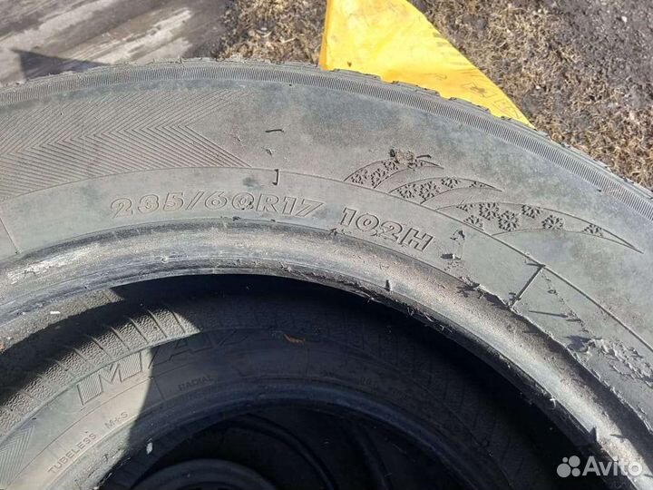 Maxtrek Trek M7 235/60 R17 102H