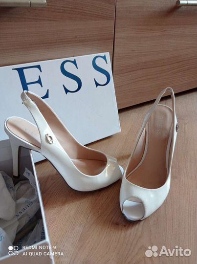 Туфли Guess