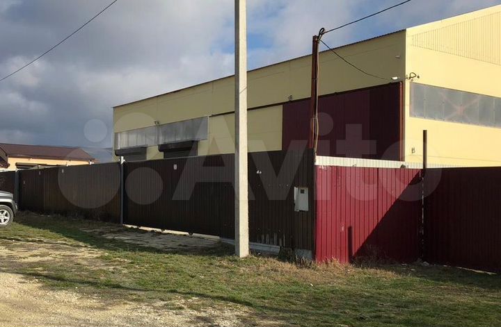 Гараж (ангар) 326 квадратов на 17 сотках земли