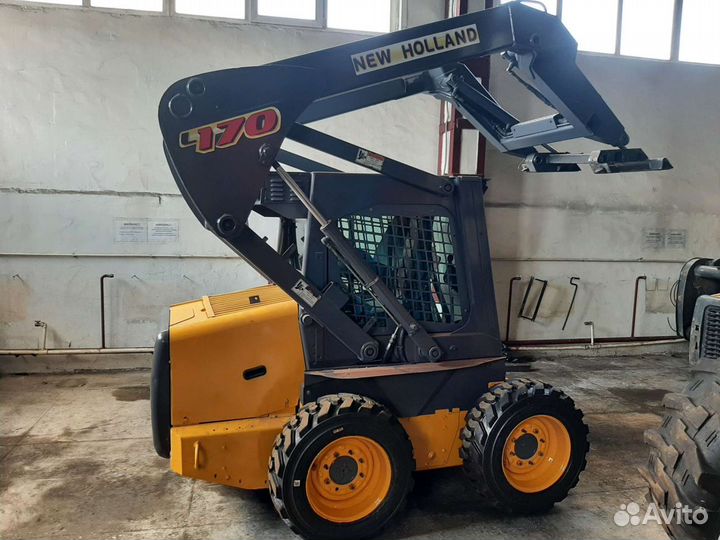 Мини-погрузчик New Holland L170, 2007
