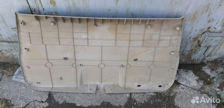 Продам обшивку двери багажника Honda stepwgn