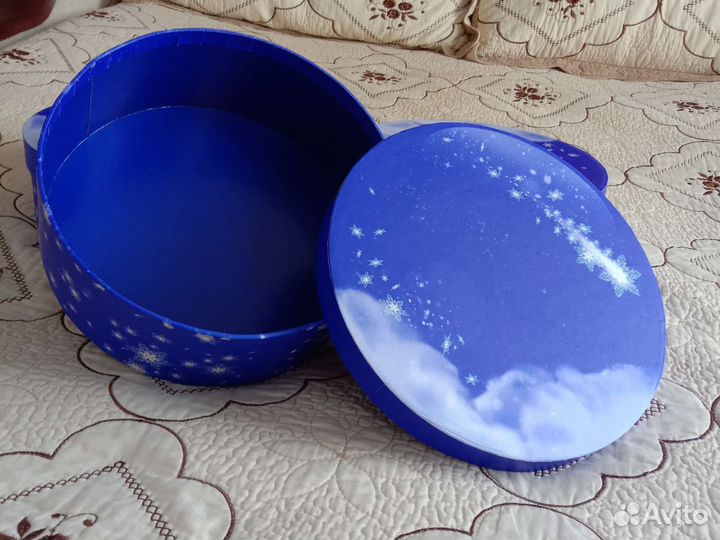 Подарочная коробка упаковка