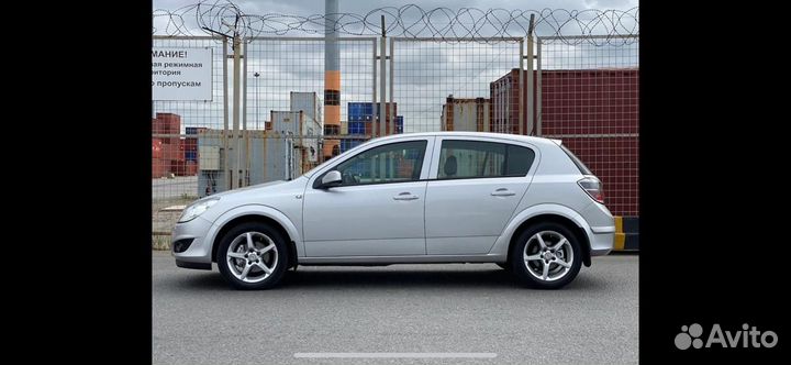 Opel Astra 1.8 AT, 2009, 195 000 км