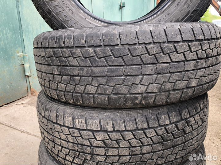 Hankook Nordik IS RW08 235/65 R17 104T